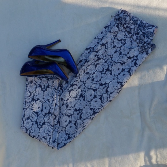 Floral print jeans by Philosophy - Picture 5 of 5